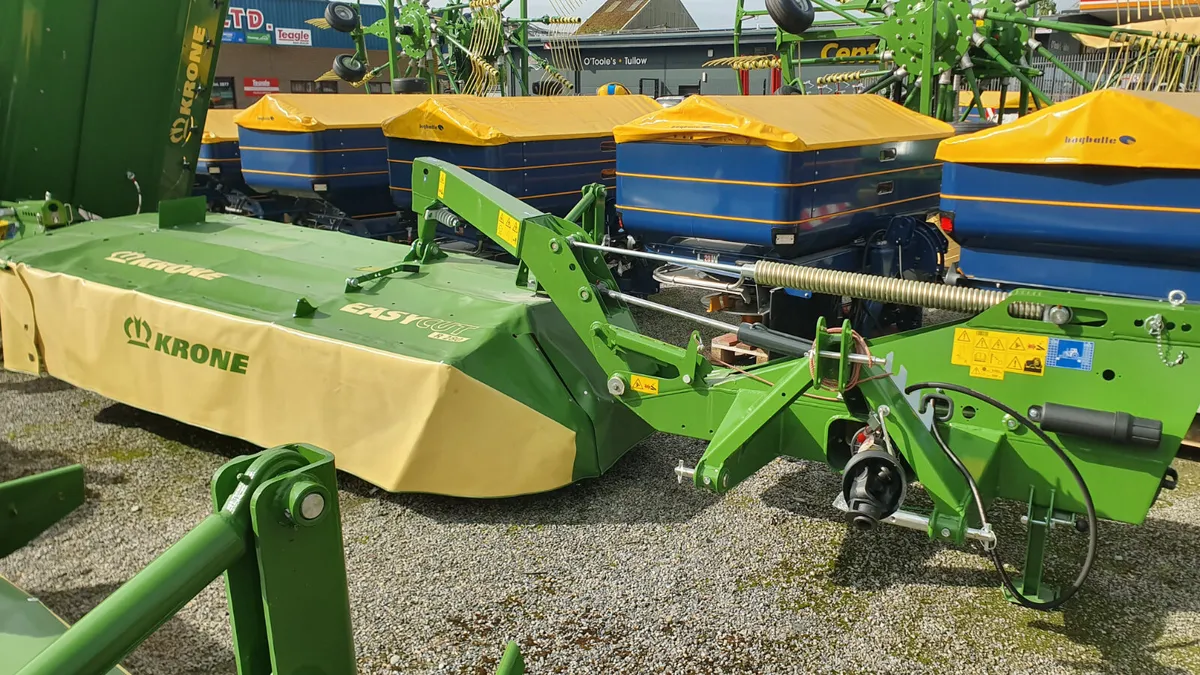New Krone ECR 280 and 320 Mid Mount Mowers - Image 1