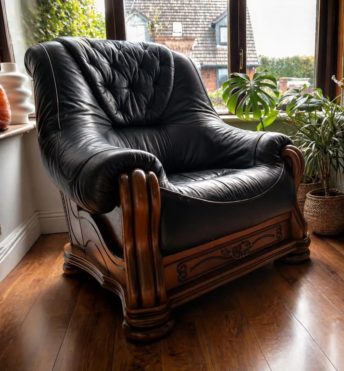 Leather 3 piece suite - Image 1