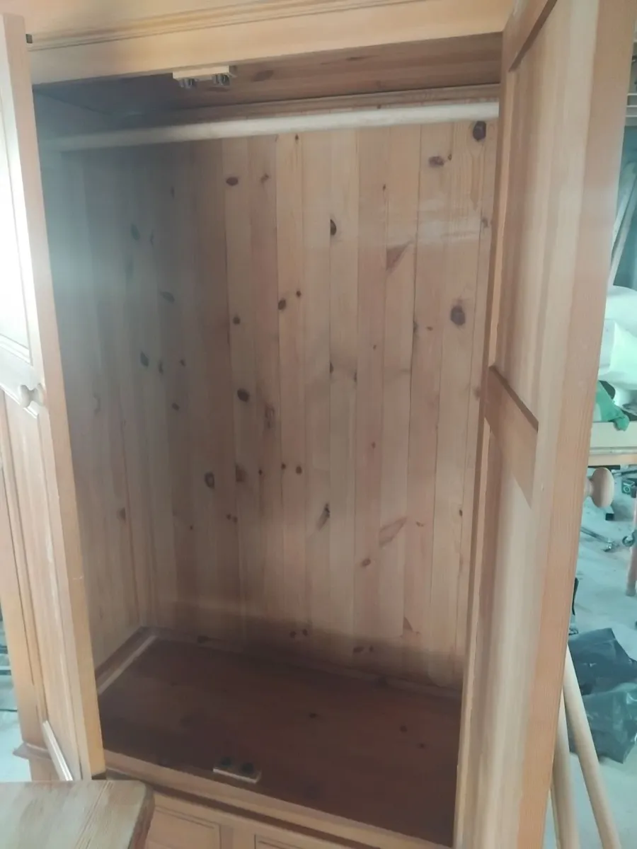 Solid pine wardrobe - Image 2