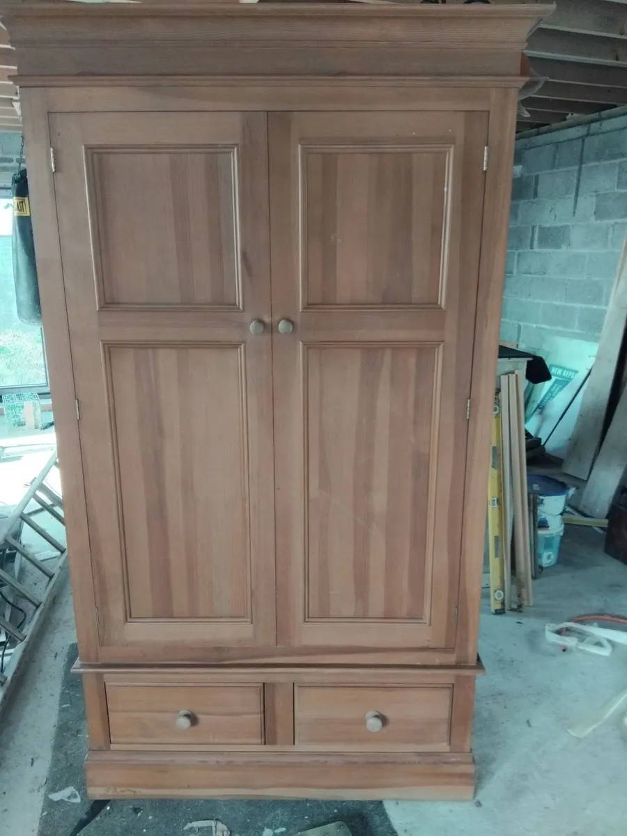 Solid pine wardrobe - Image 1