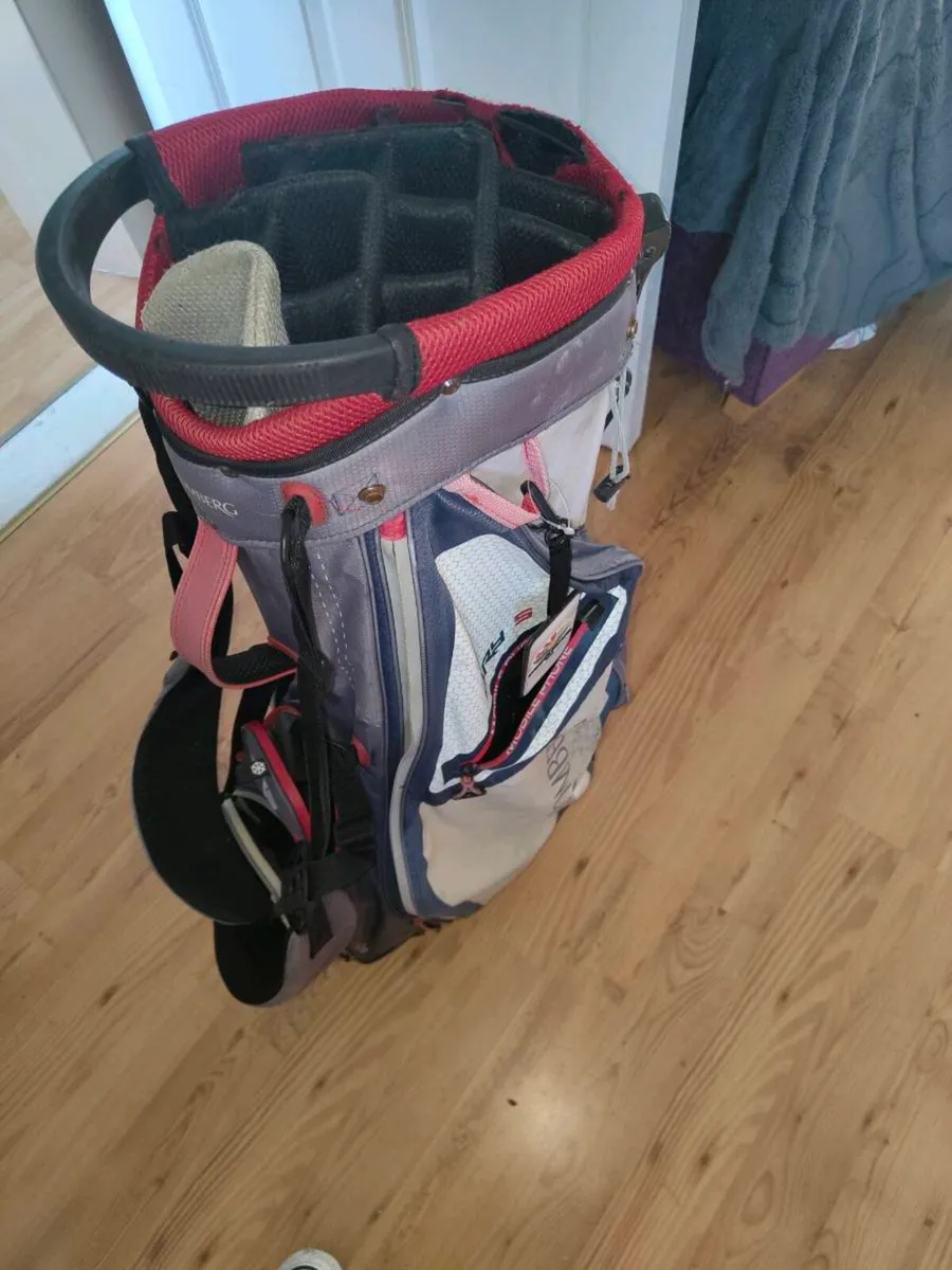 2 bags 1 putter - Image 2