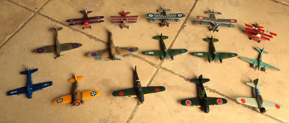 Collection of 15 Metal Alloy Toy Aircraft - Image 1