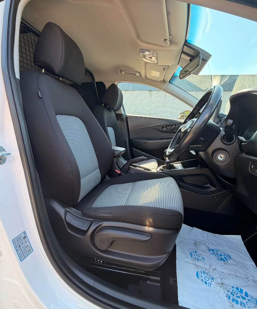 2021 Hyundai Kona 64,000km - Image 4