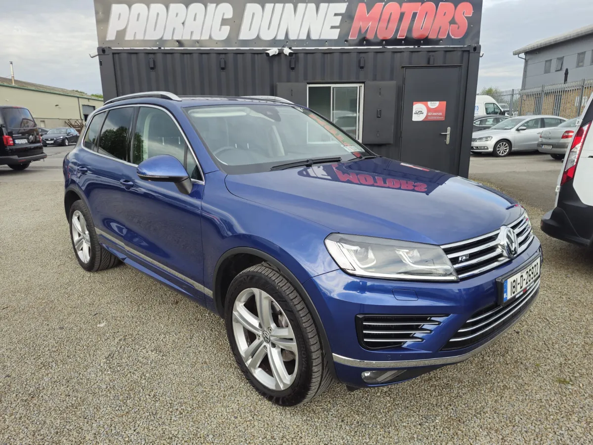 181 Volkswagen Touareg R LIne CREWCAB - Image 4