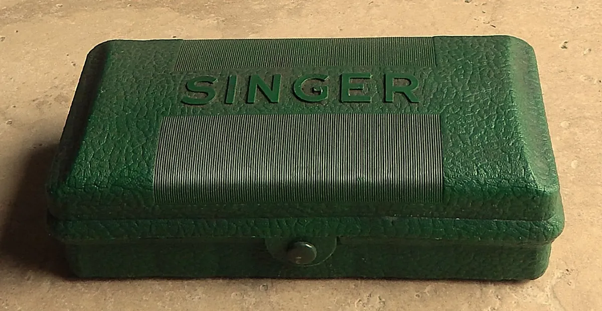 Vintage Singer Sewing Machine Buttonholer - Image 2