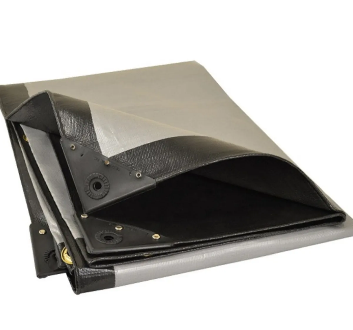 Tarpaulin roofing covers building renovation - Image 1