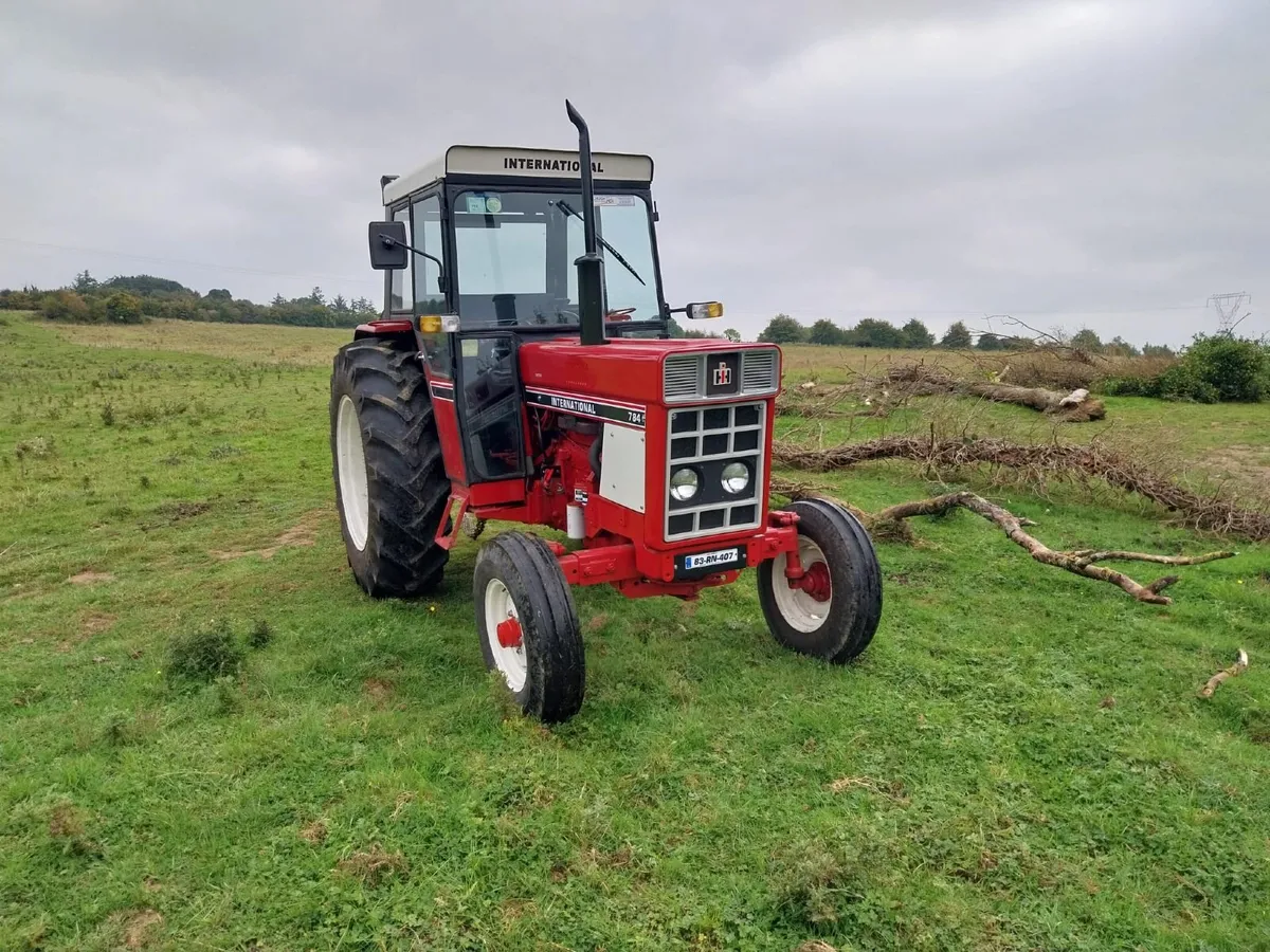 International 784 Tractor - Image 3