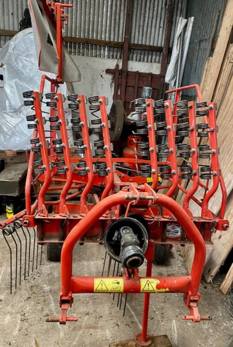 KUHN GA 4121 GM Single Rotor Rake - Image 2