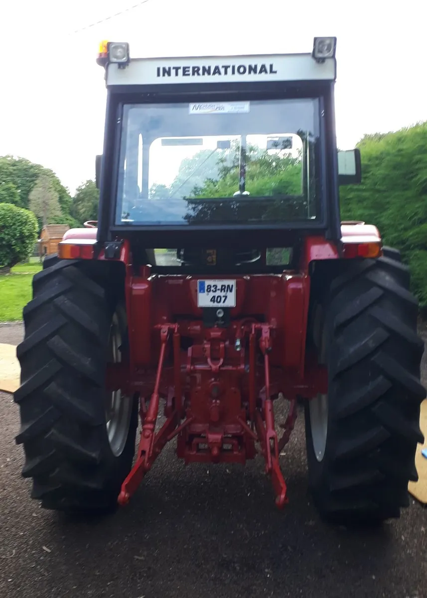 International 784 Tractor - Image 4