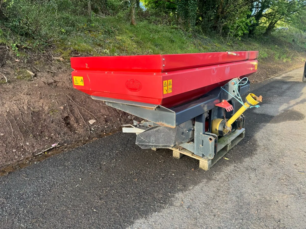 Vicon Rotaflow Fertiliser Sower - Image 1