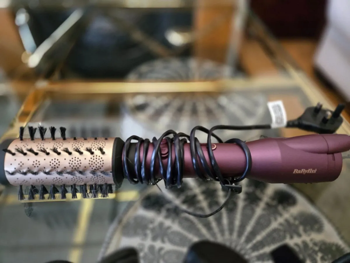 hairdryer and curling iron - Image 4