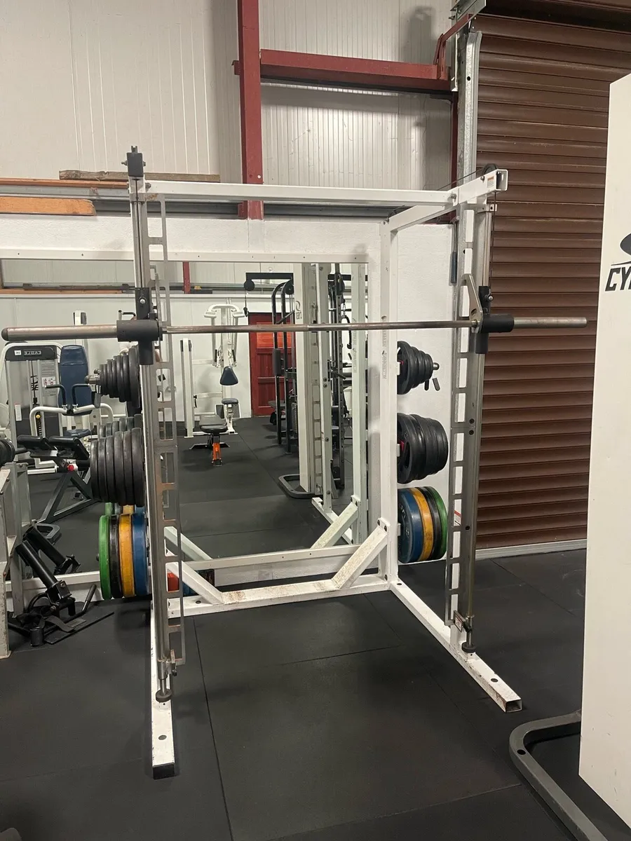 Paramount Smith Machine - Image 3