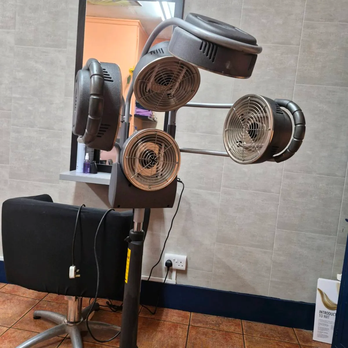 Climazone. On wheels  mobile can move it around - Image 4