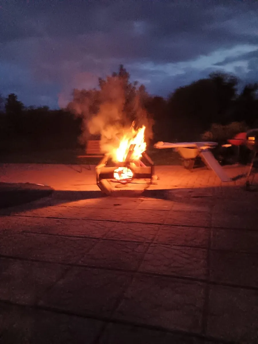 it’s a fire pit based on as ship from Star Wars - Image 3