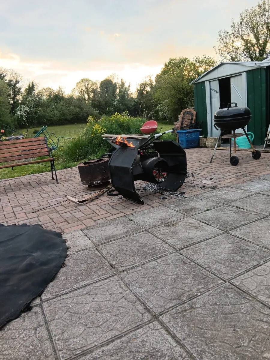 it’s a fire pit based on as ship from Star Wars - Image 4