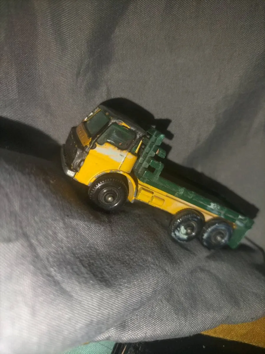 OLD MATCHBOX SERIES NO.4 STAKE DODGE TRUCK - Image 1
