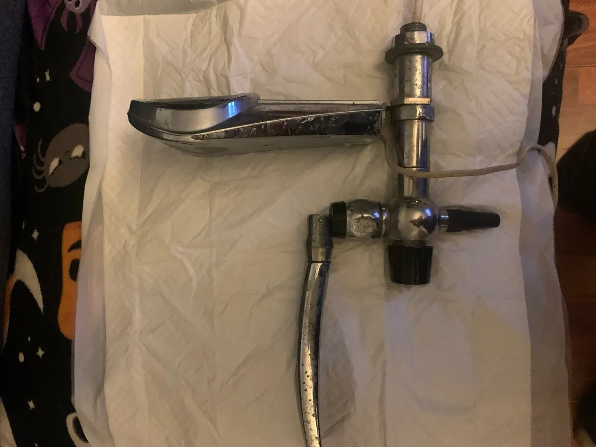 Carling  pup  tap - Image 3