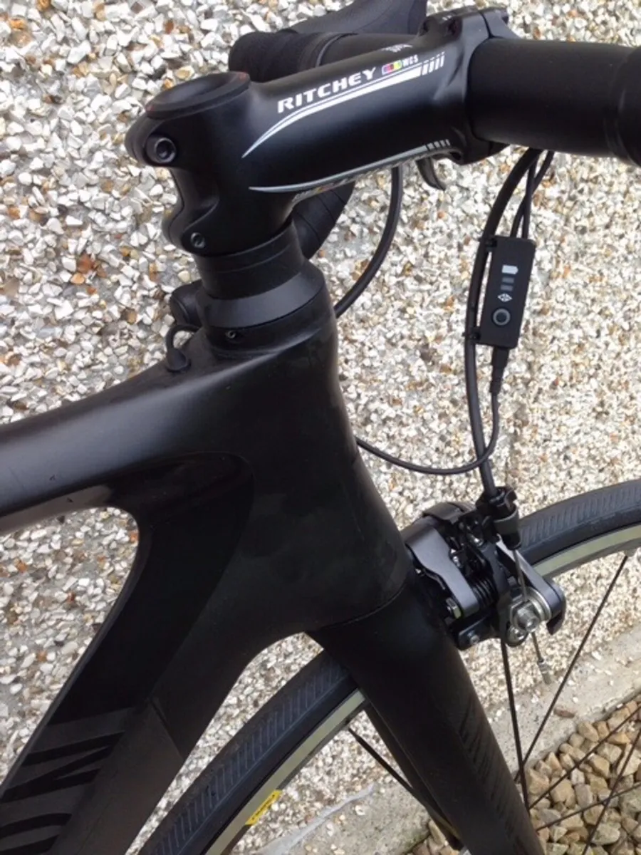 Canyon Aeroad CF 7.0 Ultegra Di2 Road Bicycle - Image 3