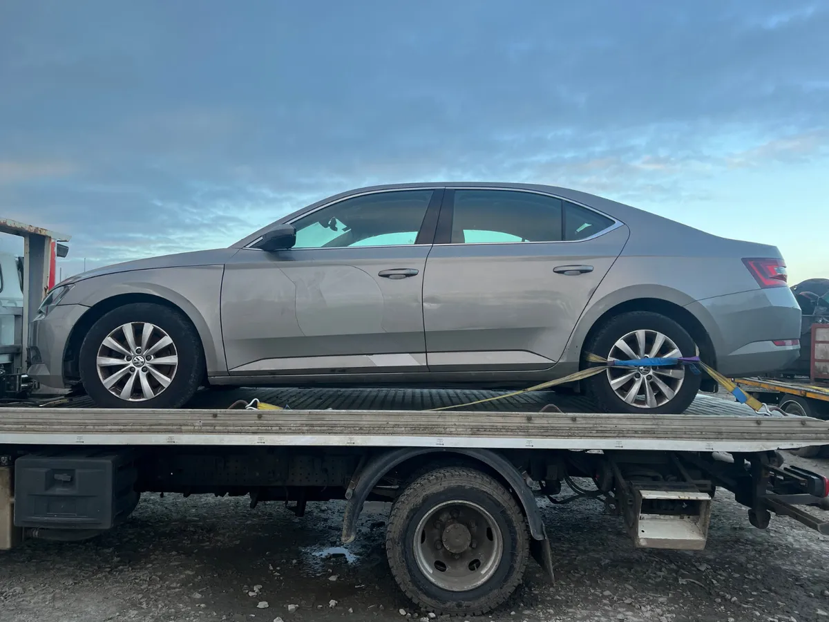 18 Skoda superb tdi - Image 2