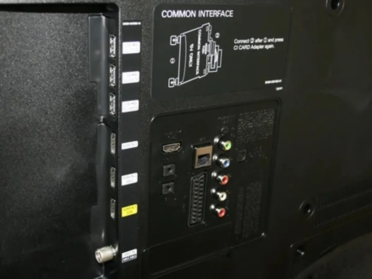 Samsung 40 Inch Smart 3D LED TV - Image 3