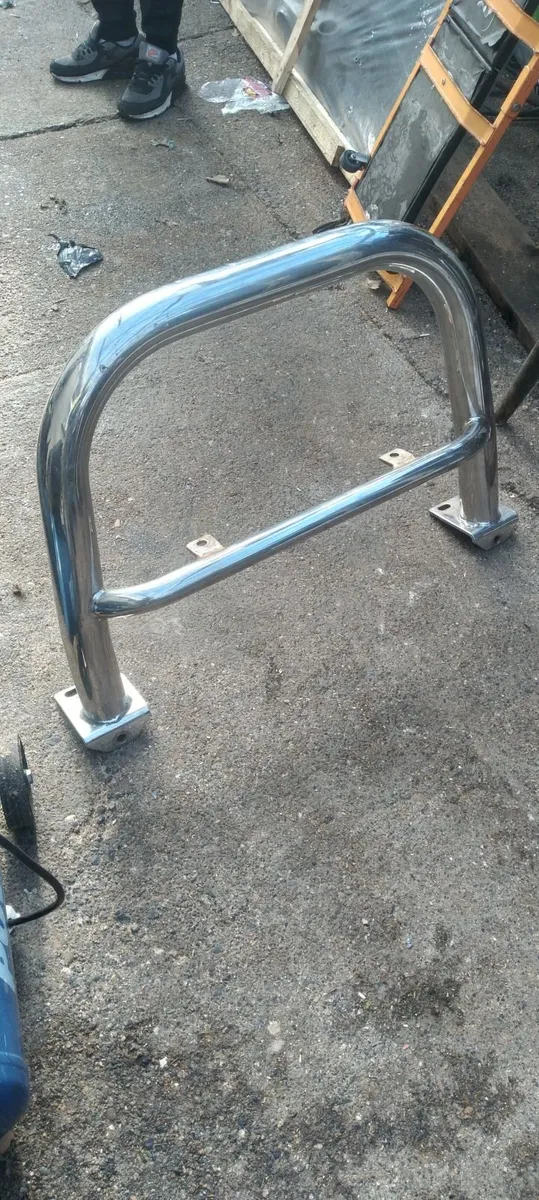 Bull bar in excellent condition price too sell - Image 2