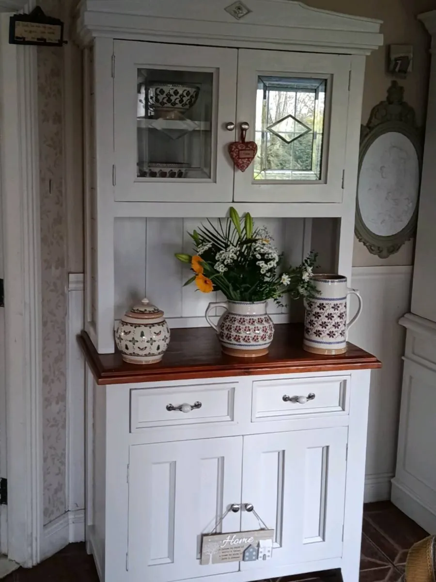 Solid kitchen dresser delivery arranged - Image 1