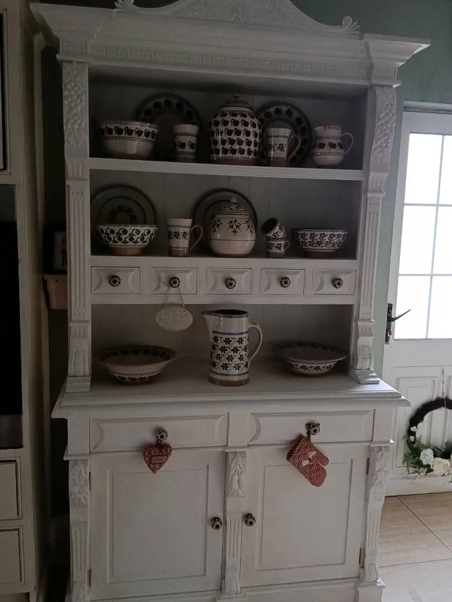 Solid kitchen dresser delivery arranged - Image 3