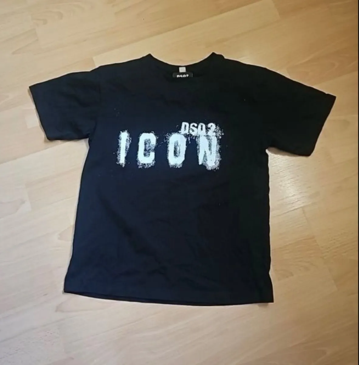 Dupe DSQUARED2 ICON T-shirt featuring a contrast g