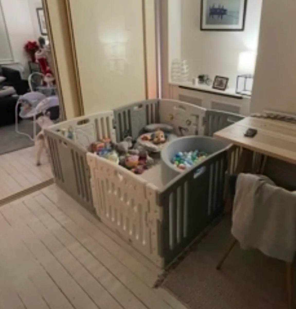 Kids play pen - Image 2