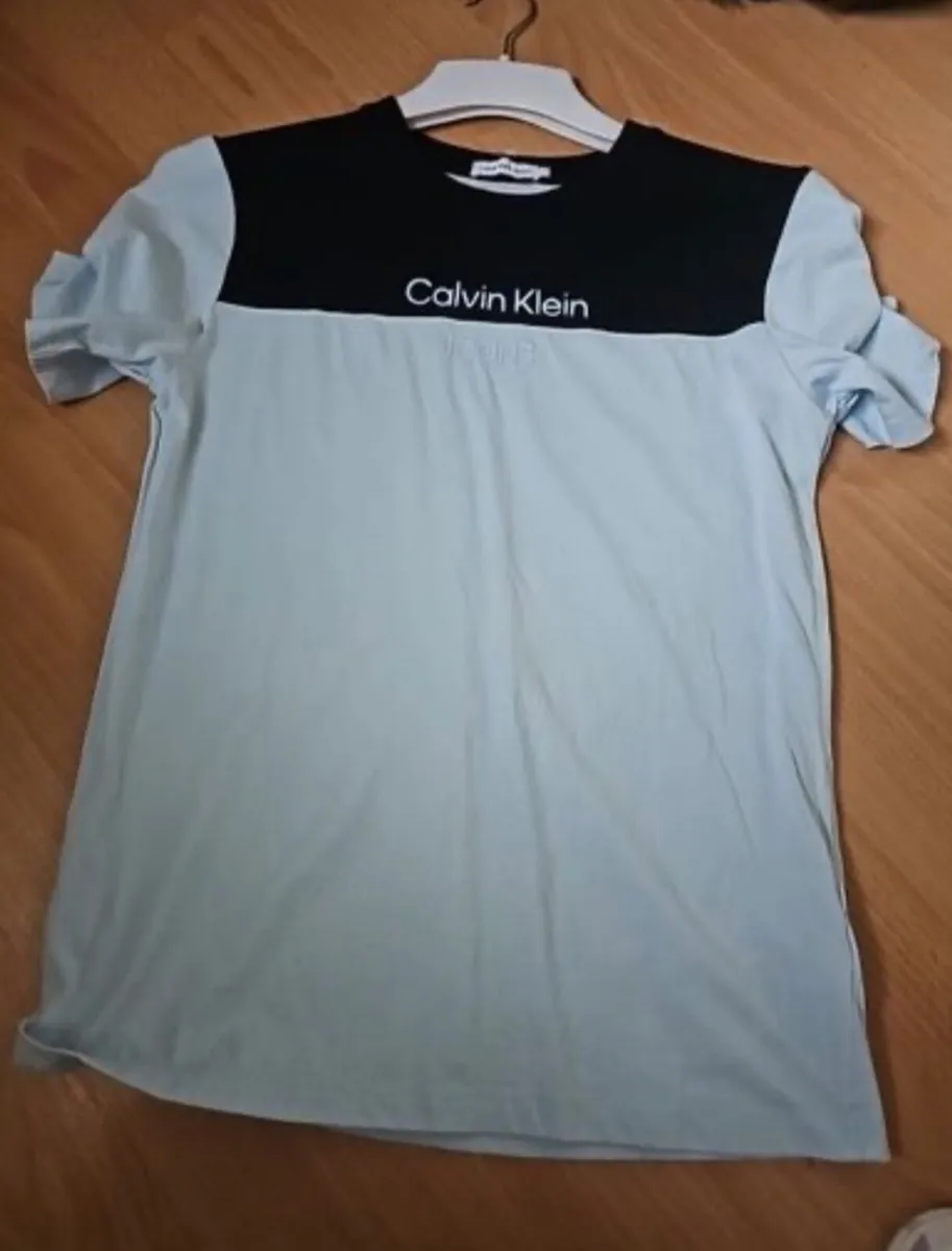 Calvin Klein T-shirt age 12