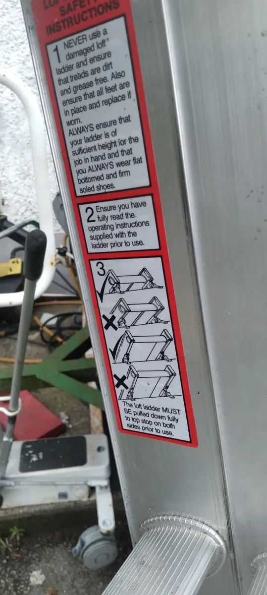 Attic ladder working perfect price too sell 80e - Image 3