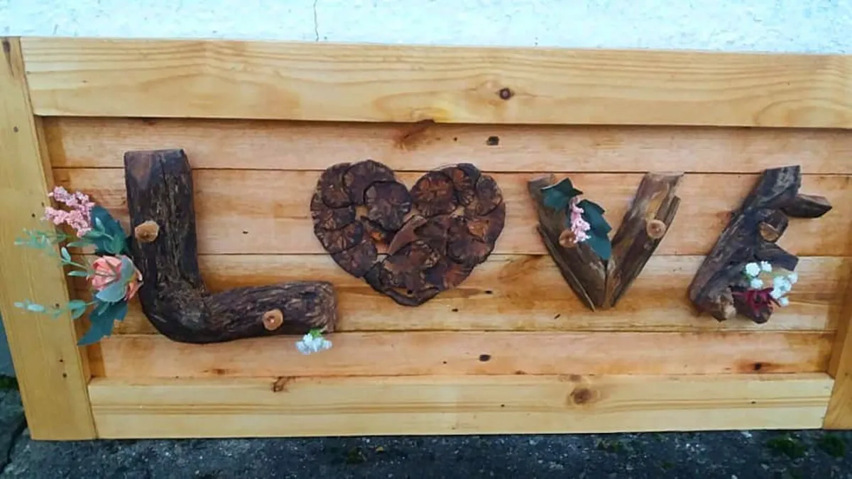 Rustic Driftwood LOVE Woodart Sign - Image 2