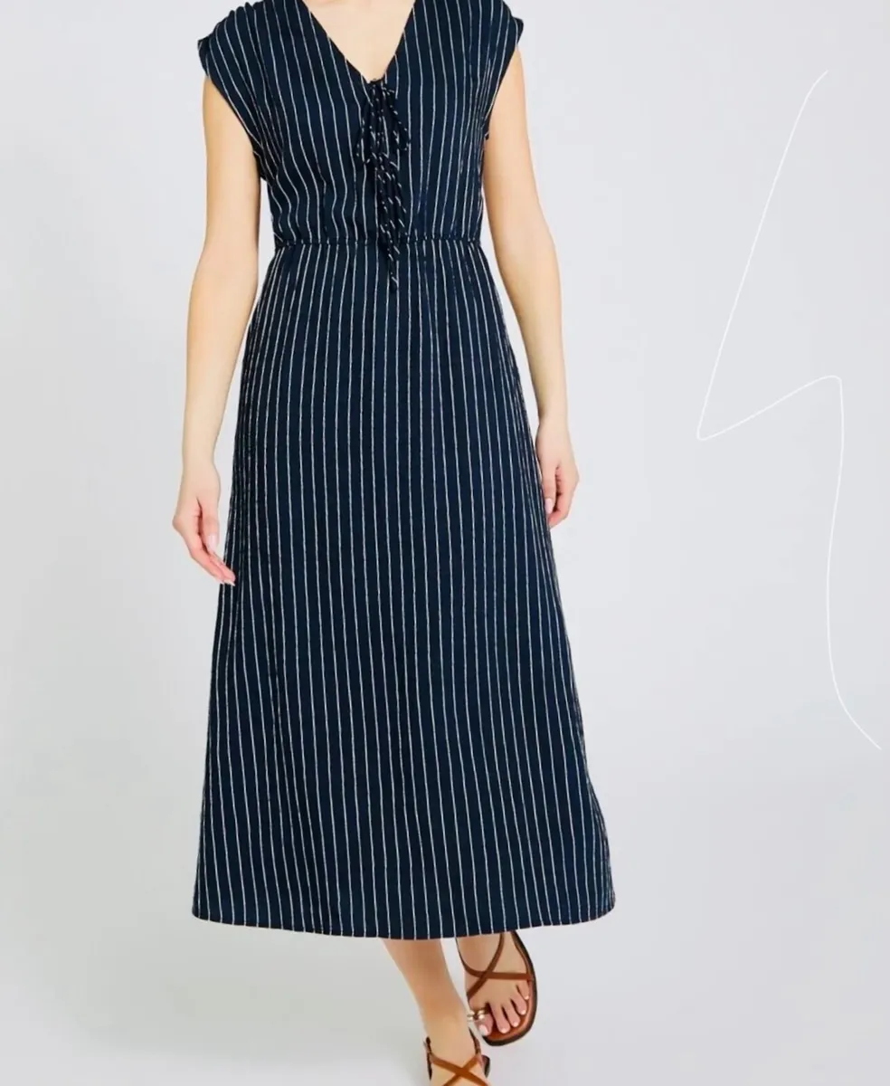 BRAND NEW DRESSES: Various sizes €25 ea/2 for €40 - Image 4