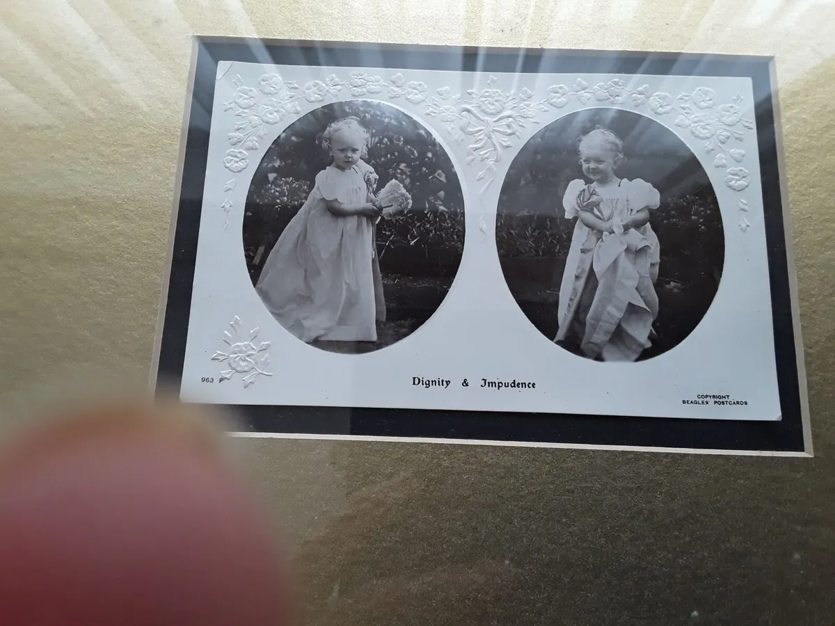 Two lovely vintage framed postcards - Image 3