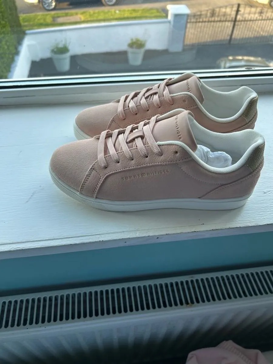 Tommy Hilfger trainer - Image 1