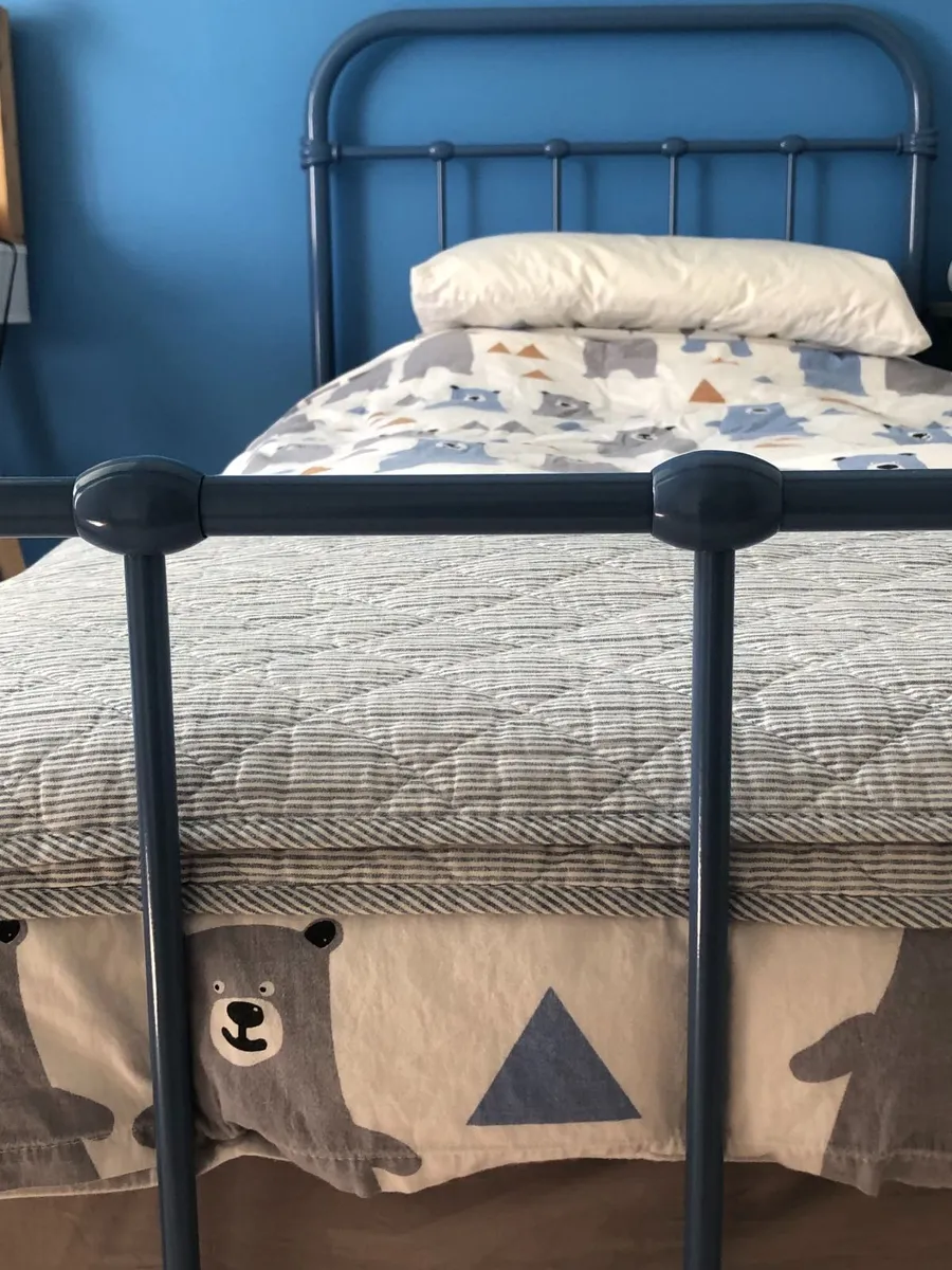 Single bed frame - Image 1
