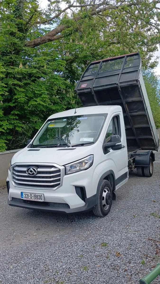 221 MAXUS twin wheel tipper - Image 2