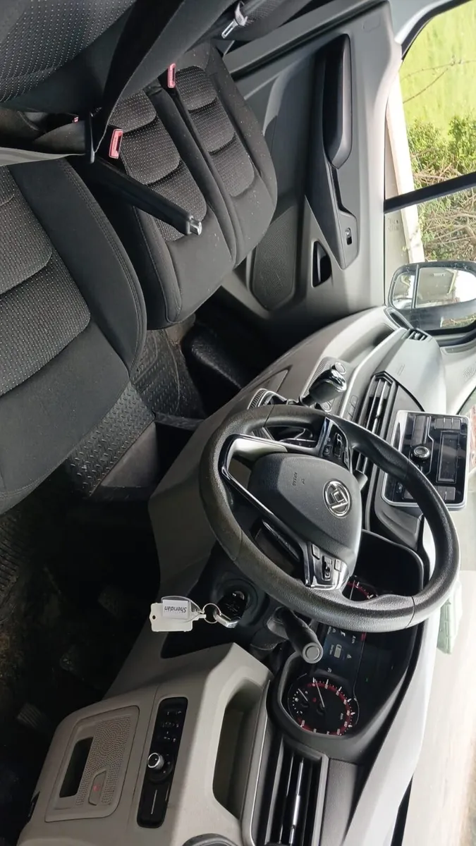 221 MAXUS twin wheel tipper - Image 3