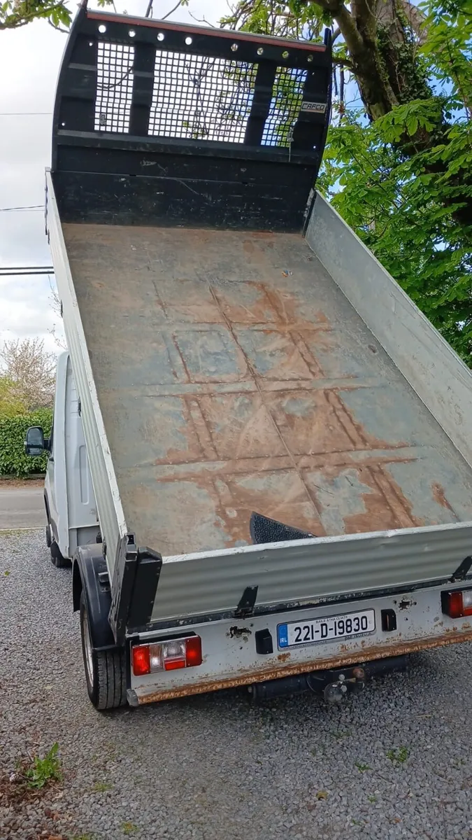 221 MAXUS twin wheel tipper - Image 4