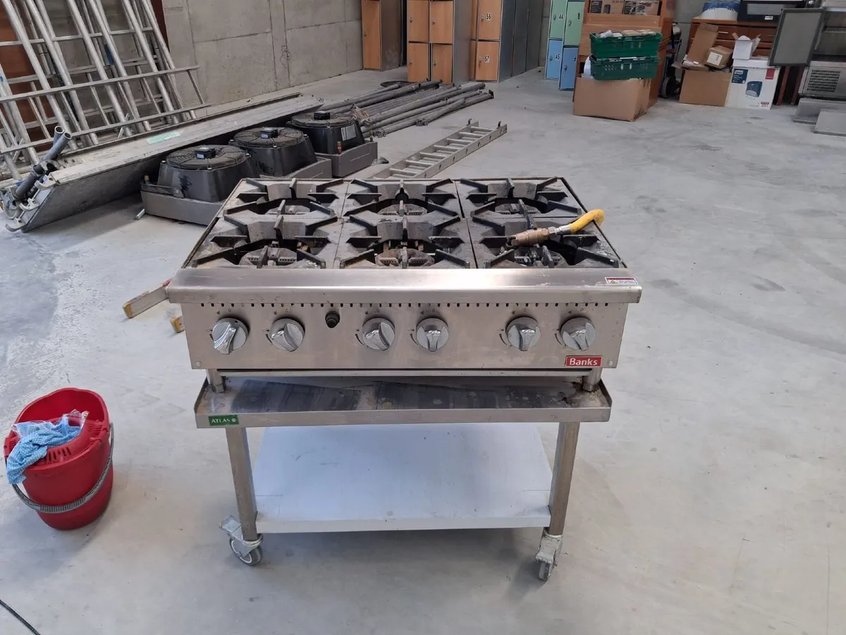 Banks 6 Burner gas Hob & Wheel Table - Image 1