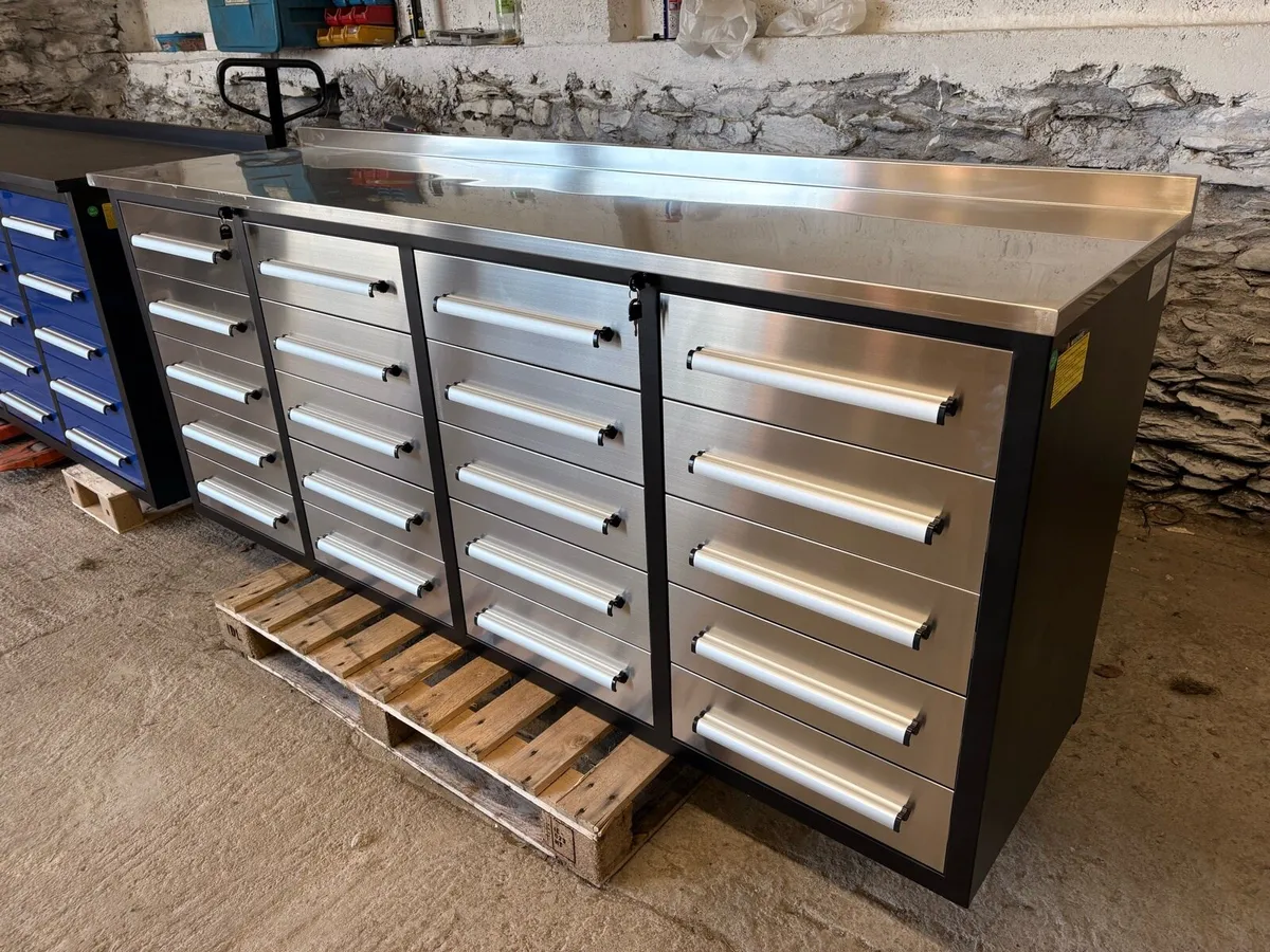 Tool Chest 20 Drawer Workbench - Image 3