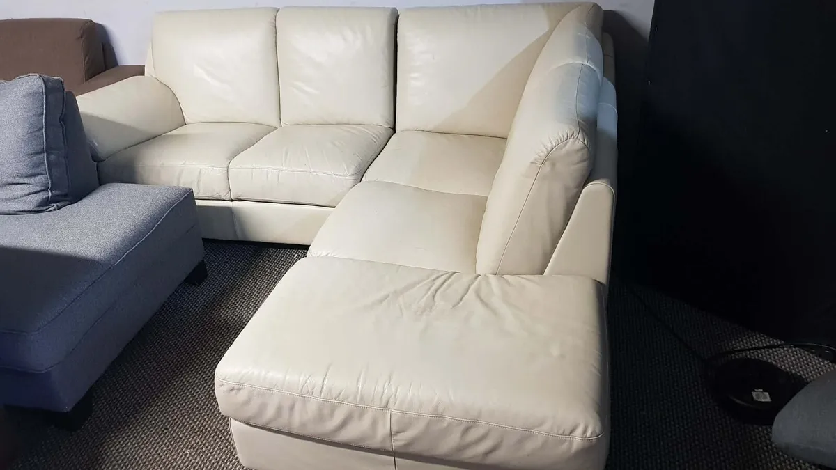 Corner sofa - Image 1