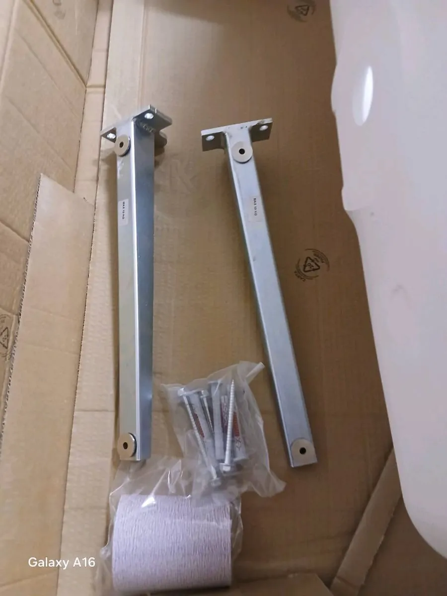 Bathroom Basin - Image 3