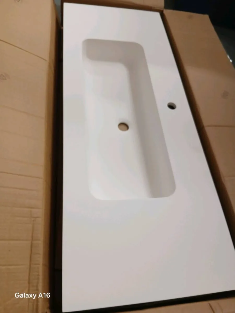 Bathroom Basin - Image 4