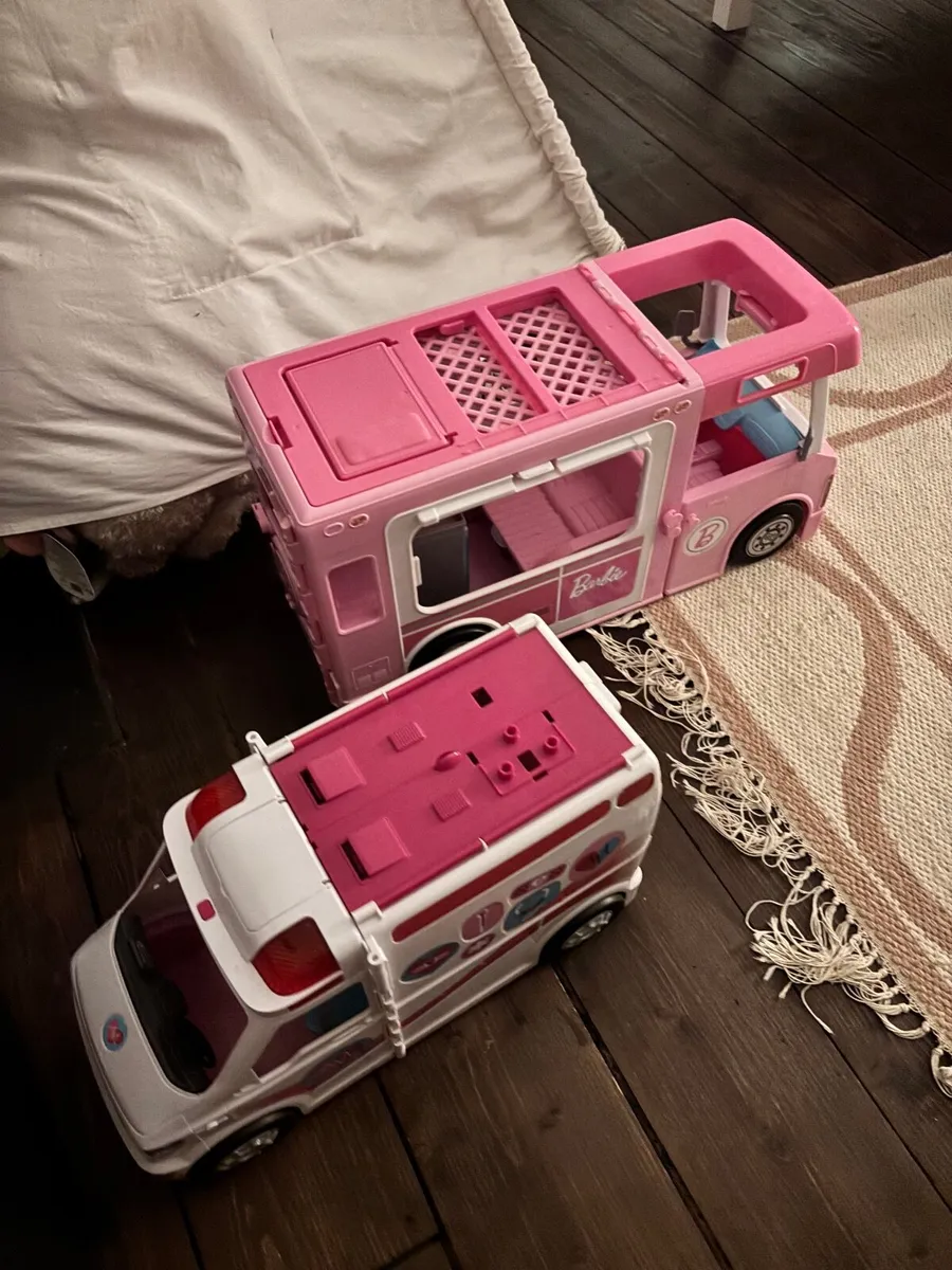 Barbie Van and Ambulance - Image 1