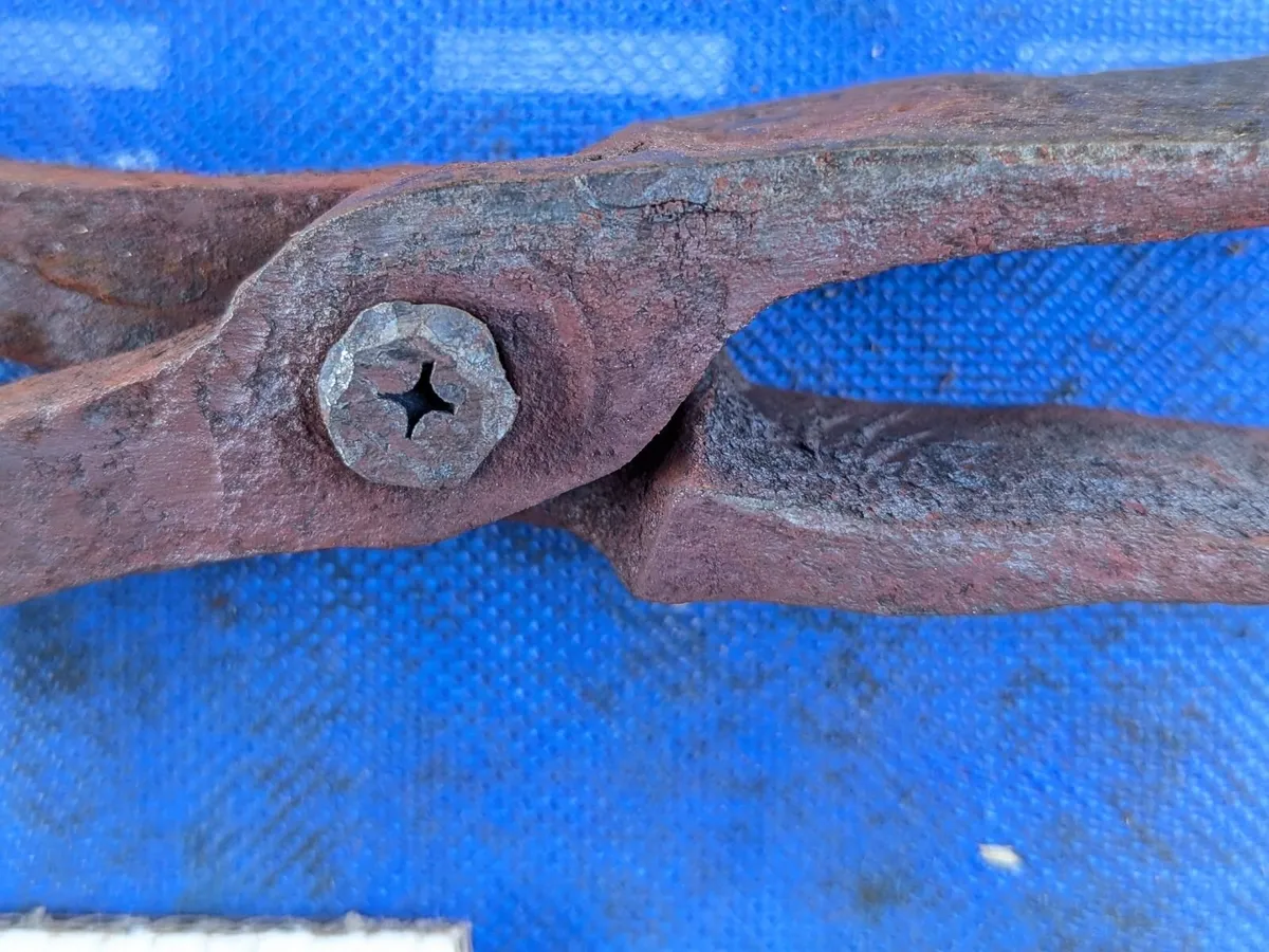 Blacksmiths 18" Flat Tongs - Image 2