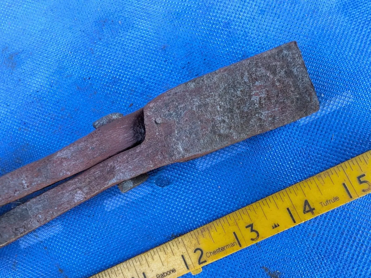 Blacksmiths 18" Flat Tongs - Image 4