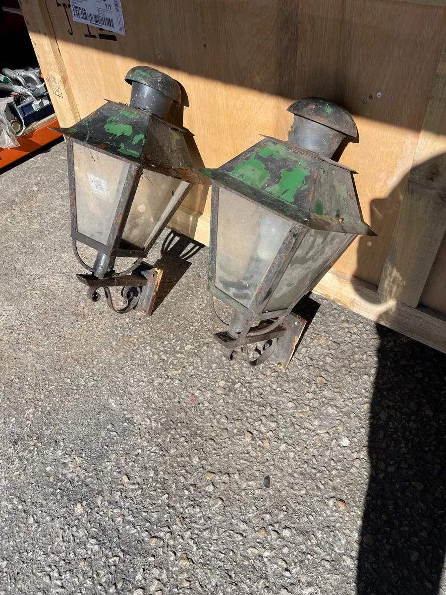 Wall lights - Image 1