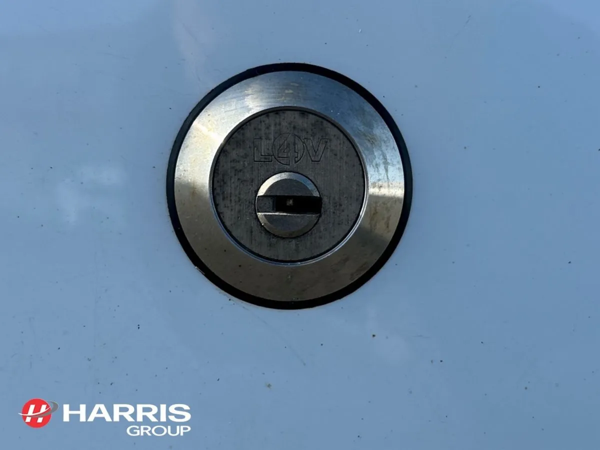 Renault Master RENAULT MASTERVAN FWD 3T5 E6 4 DR - Image 4