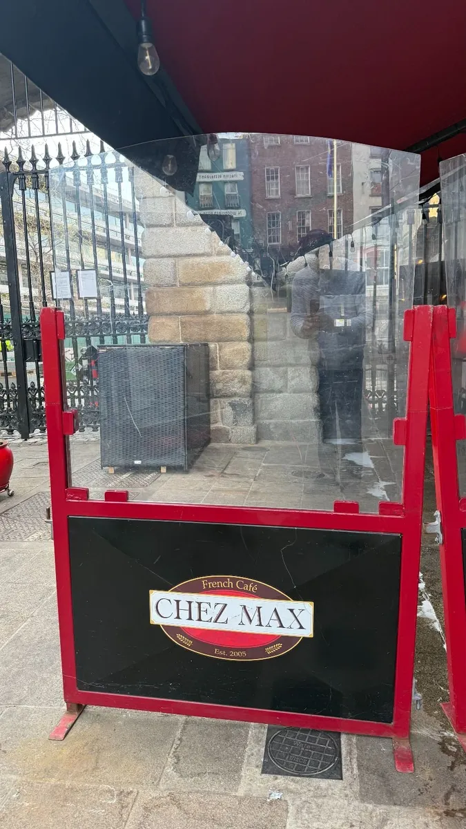 Restaurant Windbreakers – Good Condition - Image 4